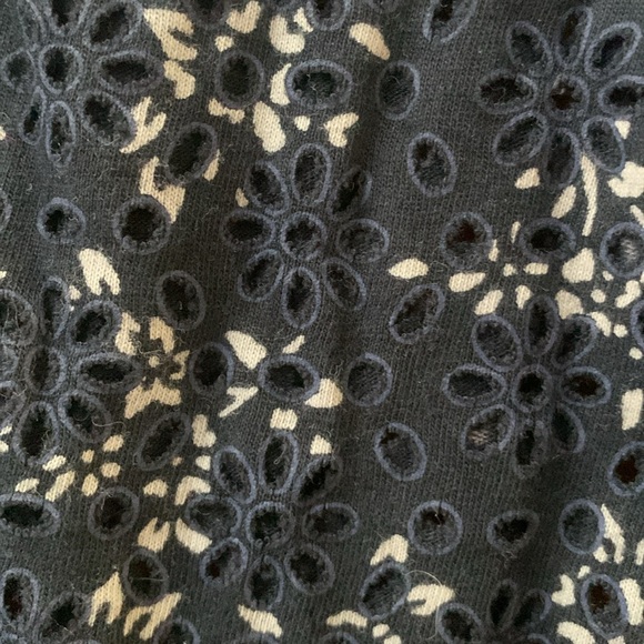 Ann Taylor Eyelet Top - Size M - Picture 3 of 4